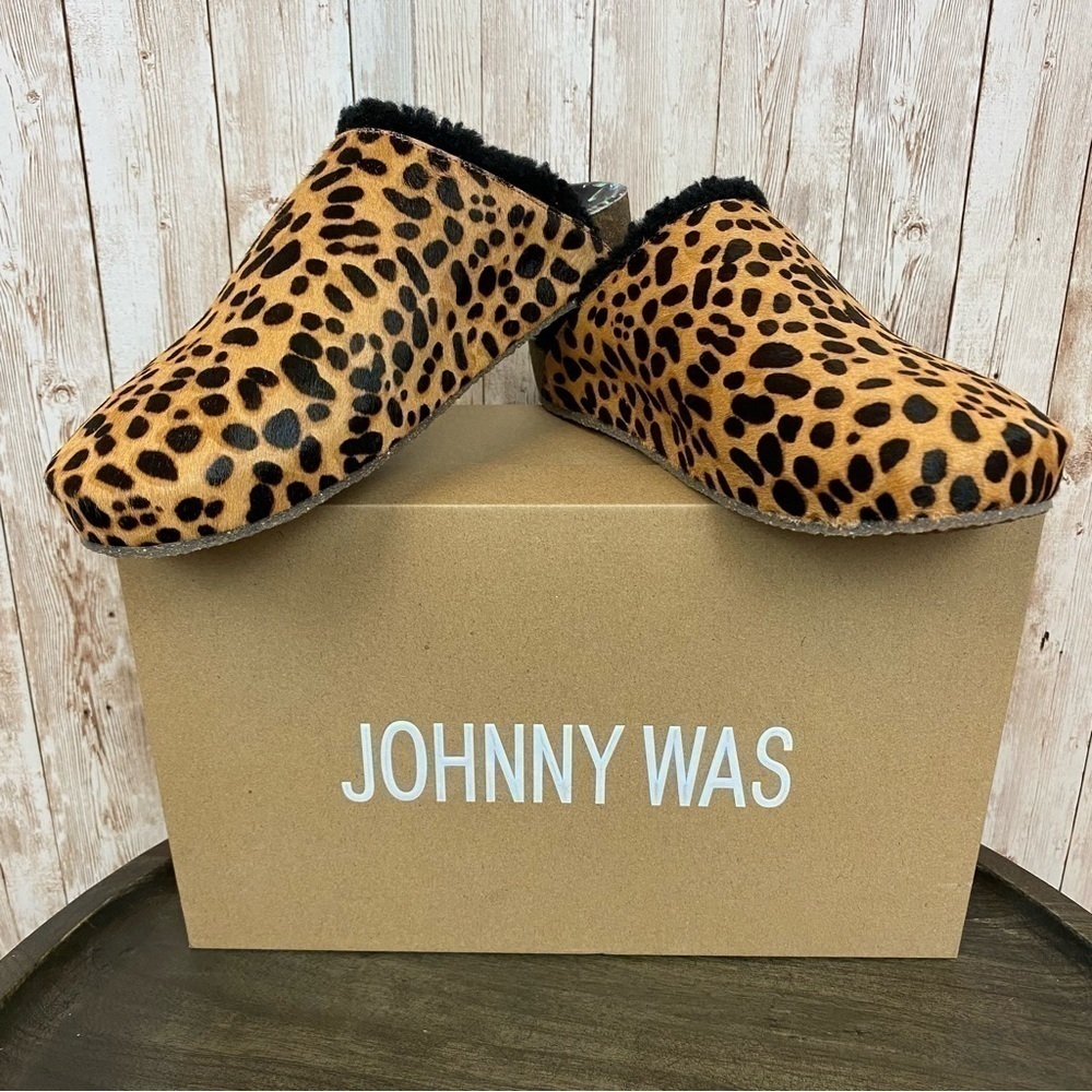 Johnny Was Cheetah Print Mule Size 6 Women